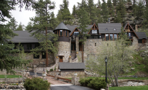 The owners of a historic home in Evergreen, Colorado, made a stone-coated metal shake roof system a key part of their renovation project. 