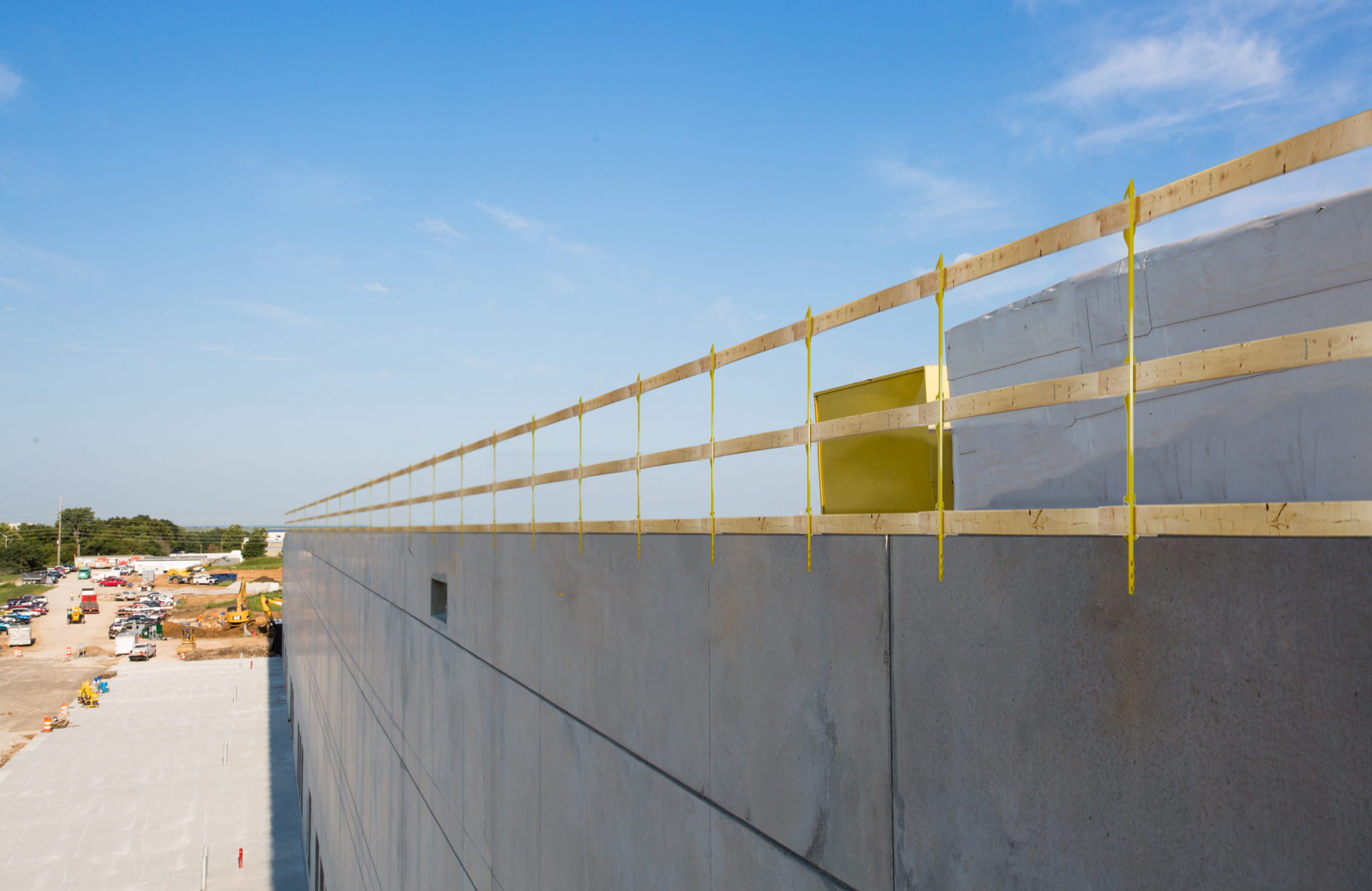 osha-compliant-temporary-guardrail-system-roofing