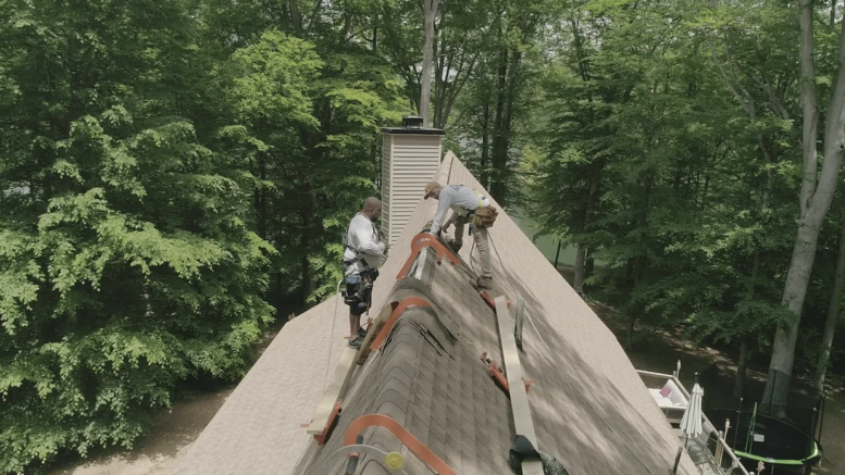 The SteepSeat from Kain Built is the world’s first cable suspension walk board system for roofing.